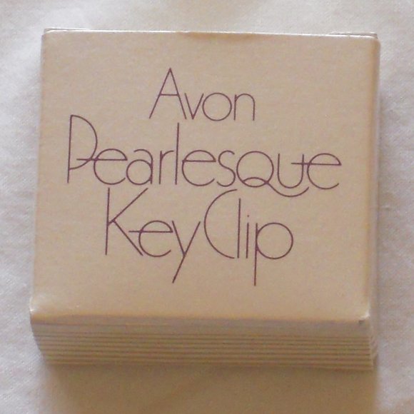 Avon Vintage Retro Gold Tone Pearlesque Key Clip Ring - Picture 7 of 8